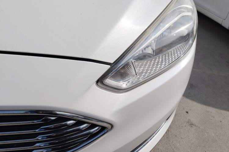 Used Ford Focus 2015 Sedan EcoBoost 125 Automatic Supreme Style Edition