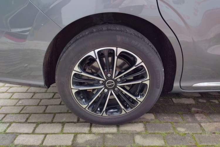 Used Roewe iMAX8 2021 400TGI Supreme Series Prestige Edition Exterior 5