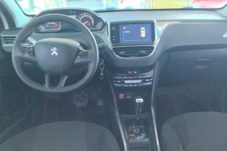 Used Peugeot 2008 2018 1.6L Automatic Fashion Edition Interior 2