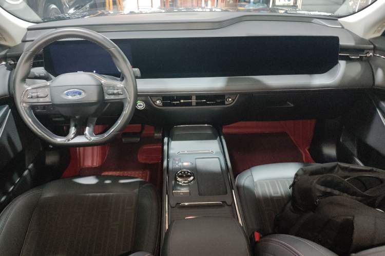 Used Ford Mondeo 2023 EcoBoost 180 Luxury Model Center Console