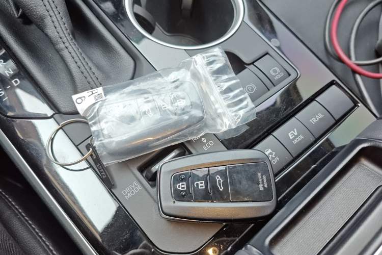 Used Toyota Highlander 2022 Dual-Engine 2.5L Four-Wheel Drive Prestige Version 7 Seats