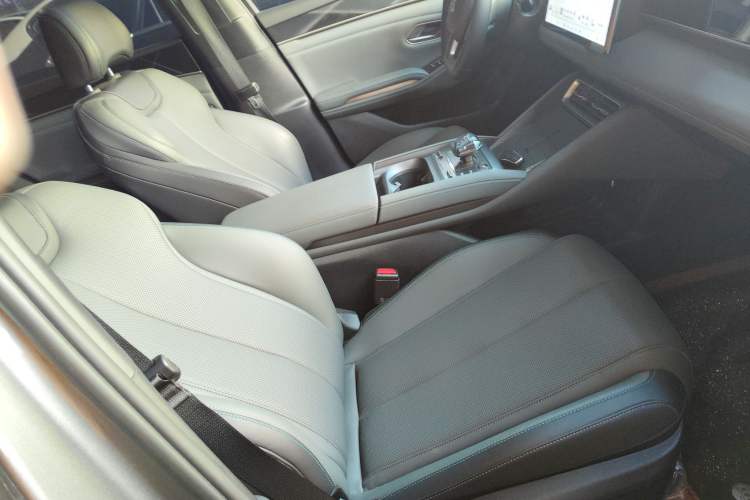 Used BYD Qin L 2025 DM-i Smart Drive 120KM Leading Model Right Front Seat