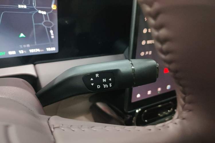 Used Leapmotor C11 2024 Range-Extended 300 Luxury Edition Gear Lever