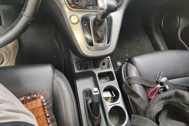 Used Haval H6 2015 Sport Edition 1.5T Automatic Two-Wheel Drive Luxury Model Gear Lever