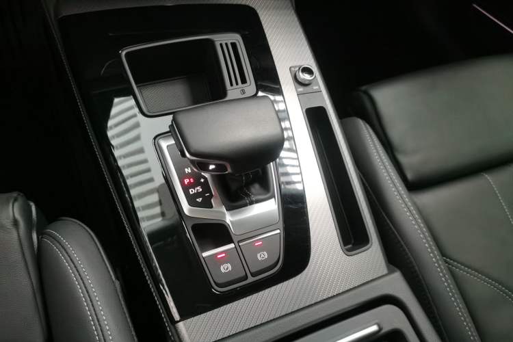 Used Audi Q5L 2022 Updated 45T Luxury Dynamic Version
