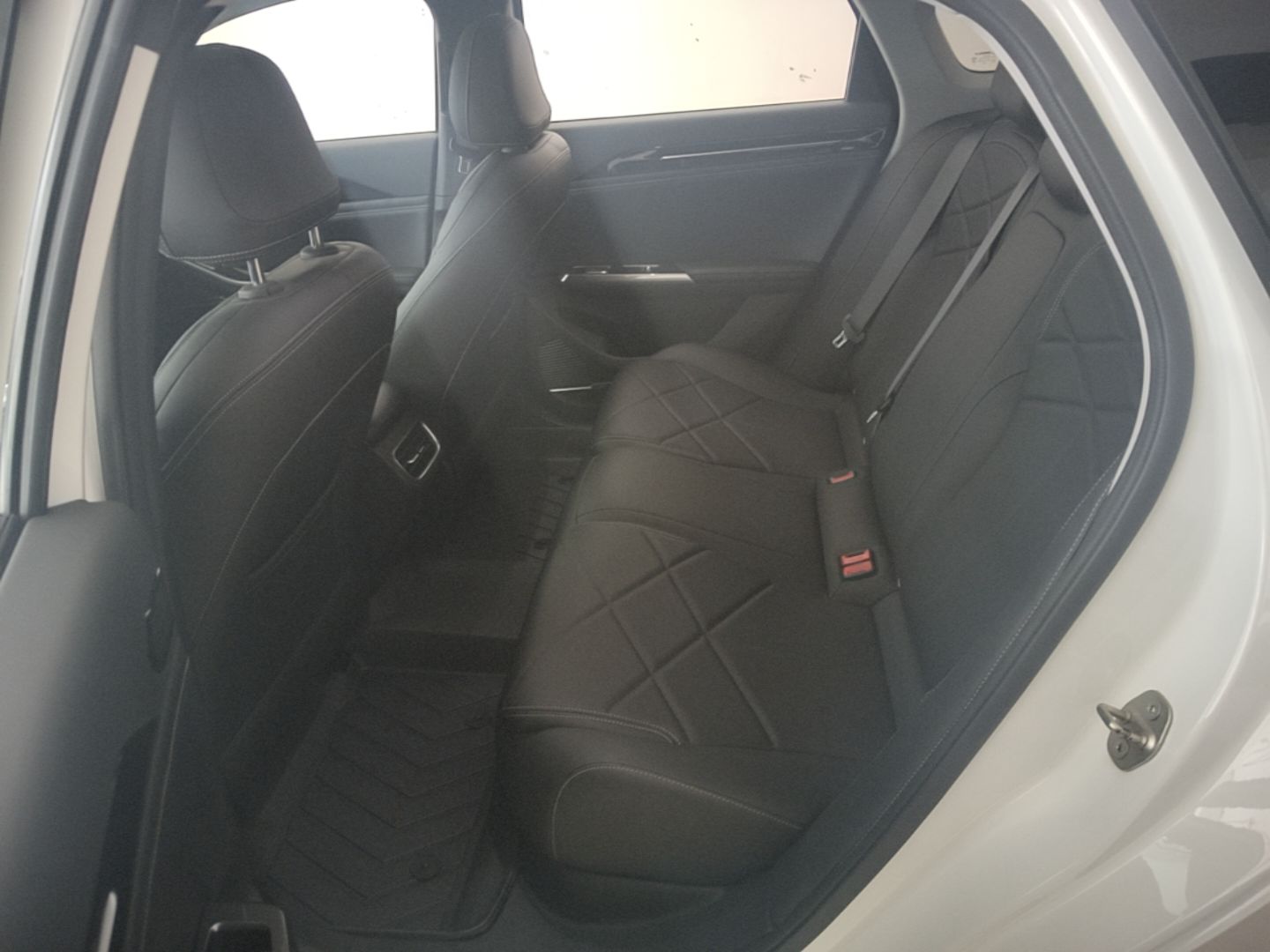 Geely Galaxy L6 2024 60km PLUS Dragon Edition — снимка 20