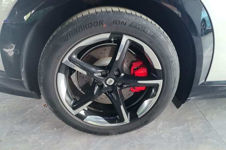 Used Xiaomi Auto YU7 2025 Ultra-Long Range High-Performance All-Wheel-Drive Max Edition Exterior 5