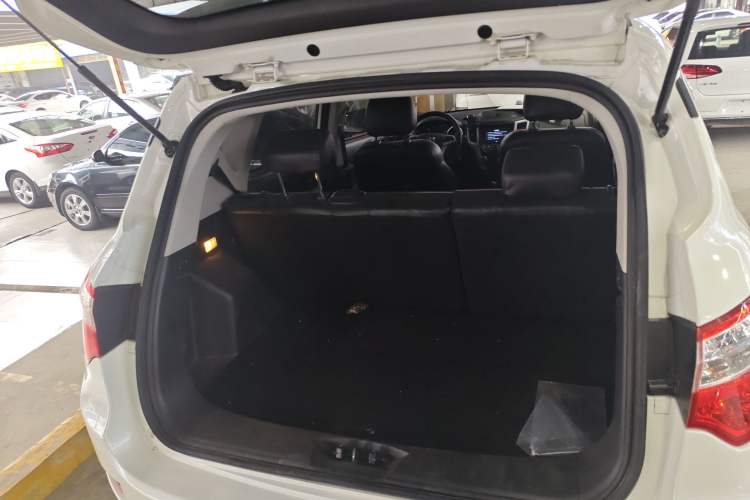 Used CHANGAN CS35 2015 1.6L Automatic Luxury Model China V Standard
