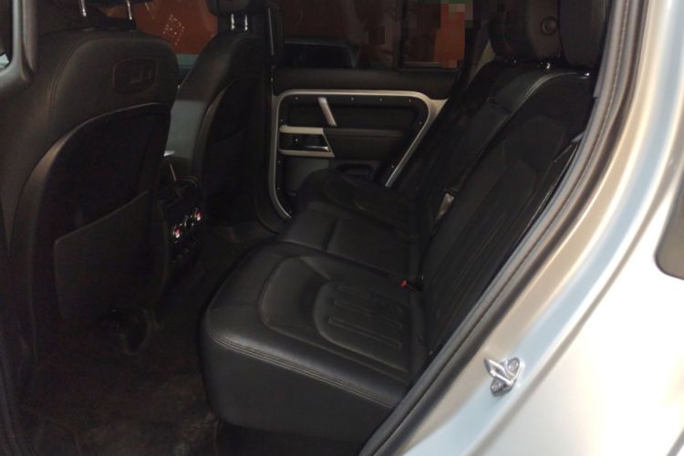 Used Land Rover Defender 2022 110 P400 X-DYNAMIC HSE Left Rear Seat