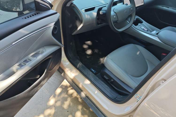 Used XPeng MONA M03 2024 620 with Ultra-Long Range Driver Seat