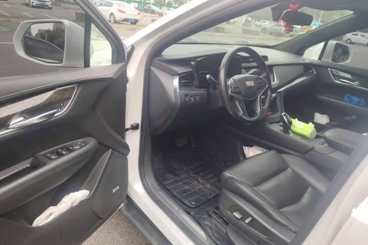 Used Cadillac XT5 2018 28E Four-Wheel Drive Tech Version