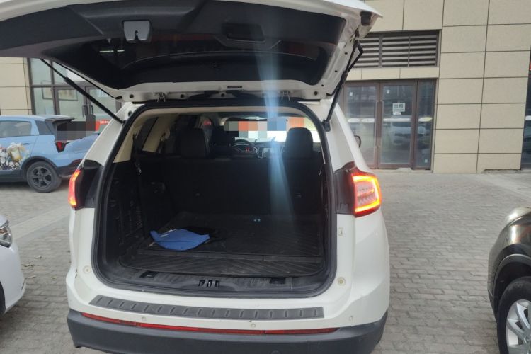 Used Ford Edge 2015 2.0T GTDi Two-Wheel-Drive Platinum Edition
