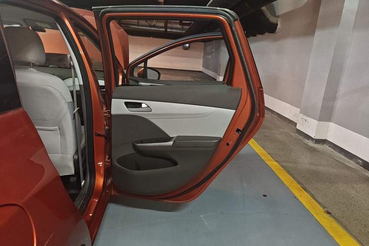 Used Chevrolet Lova RV 2016 1.5L Automatic Comfort Edition