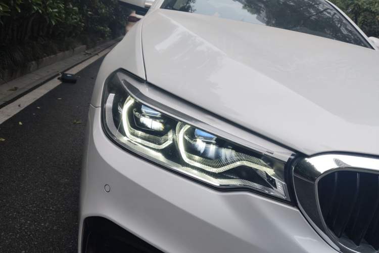 Used BMW 5 Series 2020 530Li Leading Model M Sport Package Right Front Headlight