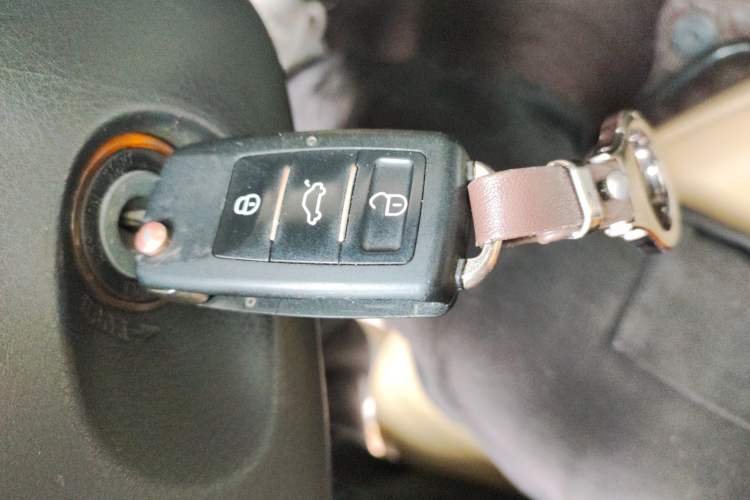 Used Toyota RAV4 2012 Luxurious Edition 2.0L Automatic All-Wheel Drive