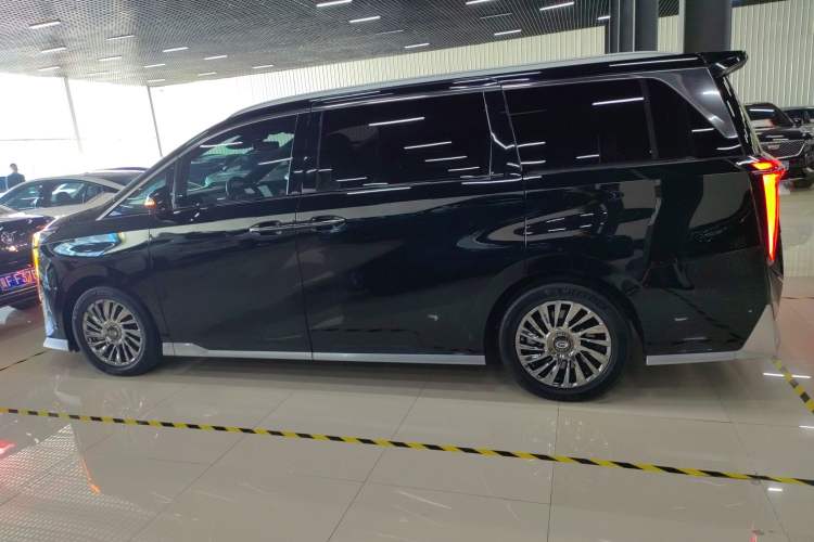 Used GAC Trumpchi M8 2023 Zongshi Series Dual-Motor Flagship Edition
