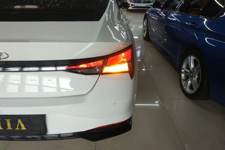 Used Hyundai Elantra 2021 1.5L CVT GLX Elite Edition Right Rear Taillight