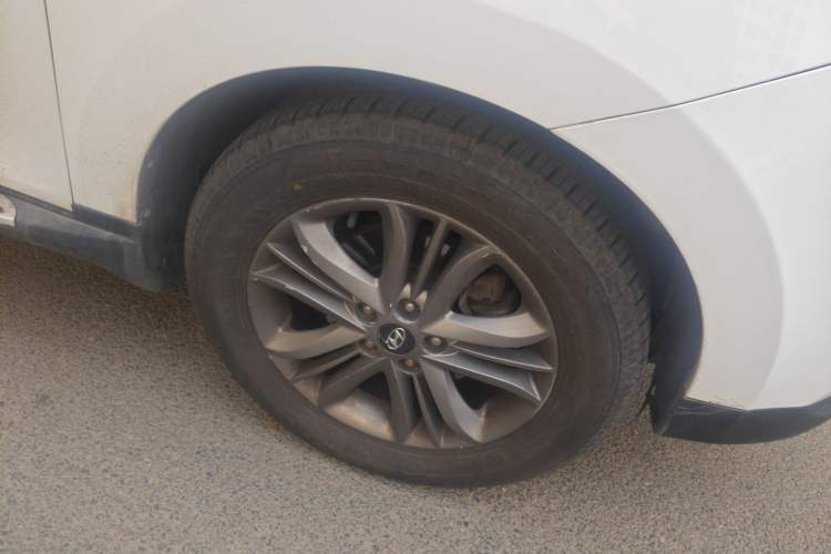 Used Hyundai ix35 2013 2.0L Automatic Two-Wheel Drive Smart GLS China IV Standard