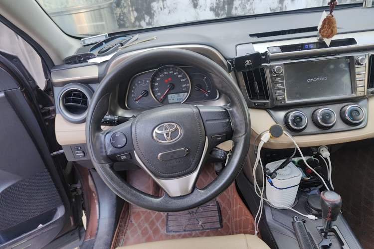 Used Toyota RAV4 2013 2.0L CVT Two-Wheel Drive Urban Edition