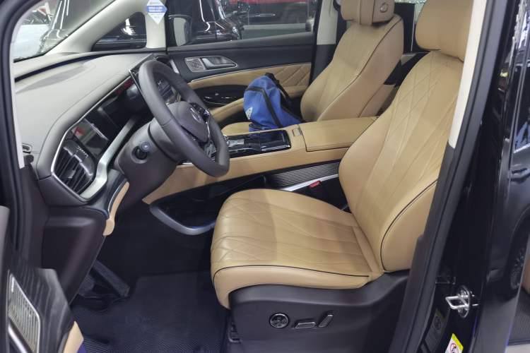 Used Denza D9 2024 DM-i 980 Four-Wheel Drive Flagship Model