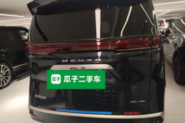 Used Denza D9 2022 DM-i 970 Four-Wheel Drive Flagship Model
