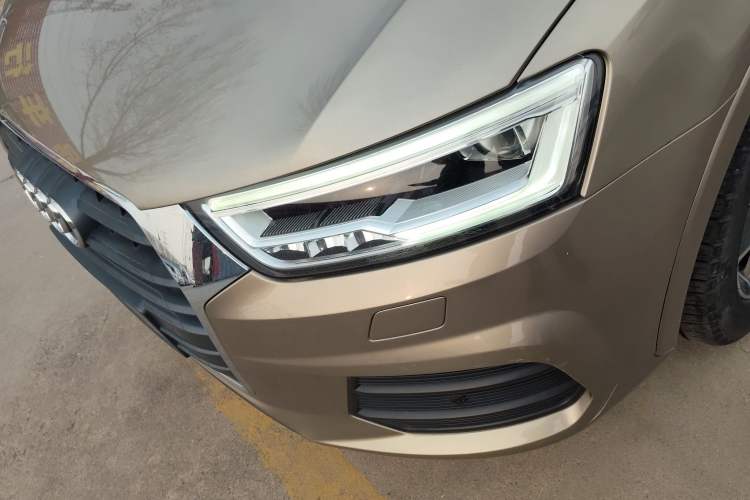 Used Audi Q3 2016 40 TFSI quattro all-wheel-drive sport model
