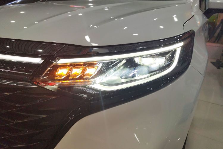 Used Roewe iMAX8 2021 400TGI Supreme Series Prestige Edition
