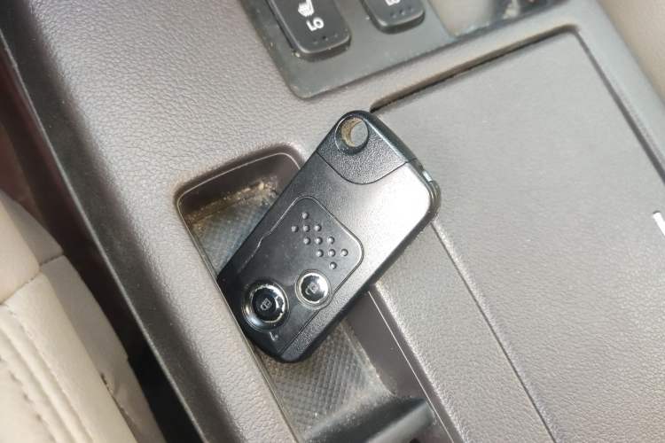 Used Honda CR-V 2013 2.4L two-wheel drive luxury version Vehicle Key