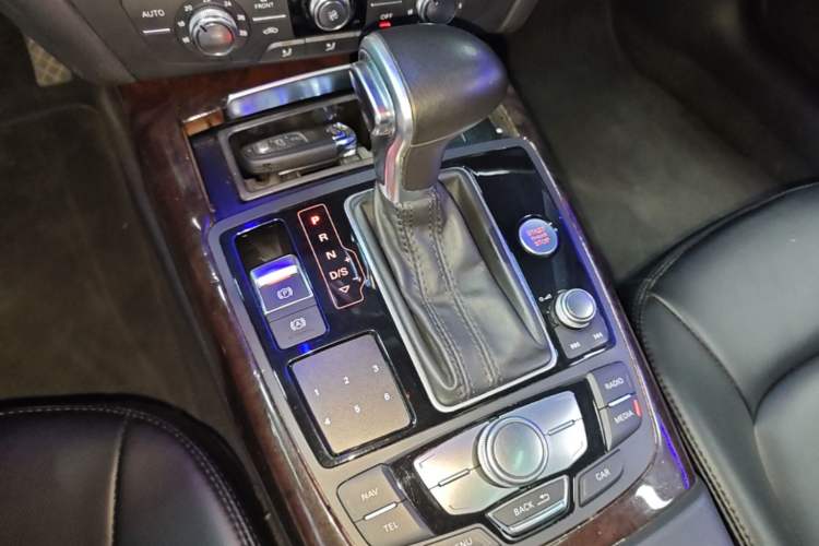 Used Audi A6L 2015 TFSI Millionth Anniversary Intelligent Model Gear Lever