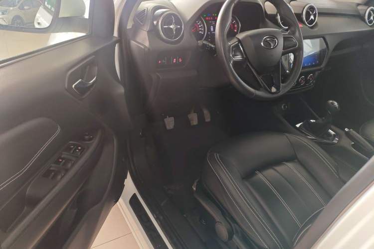 Used Soueast DX3 2019 1.5L Manual Luxury Model China VI Standard