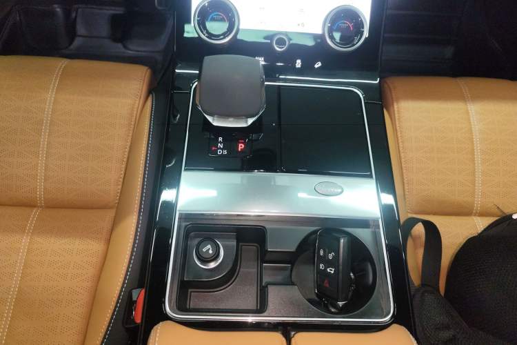 Used Land Rover Range Rover Velar 2023 250 PS Ebony Black Limited Edition