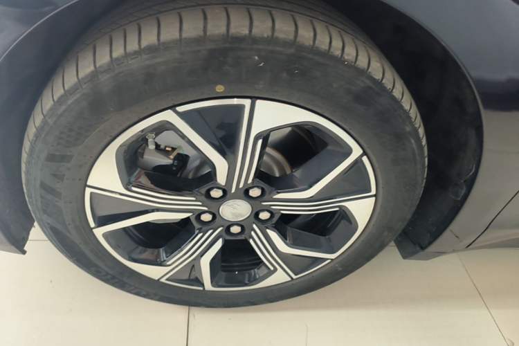 Used Hongqi E-QM5 2023 Revised Version Basic Travel Edition