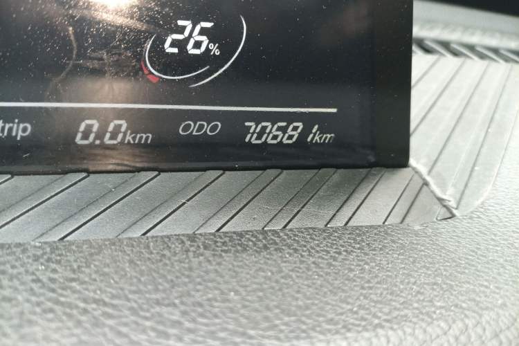 Used NETA V 2021 Long-Range Entertainment Edition Upgrade Model Odometer Close Up