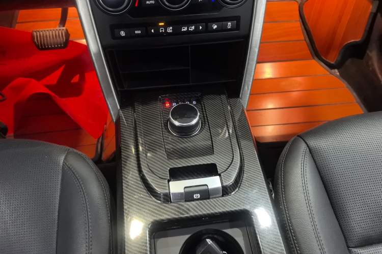 Used Land Rover Discovery Sport 2019 240 PS SE Version China VI Standard
