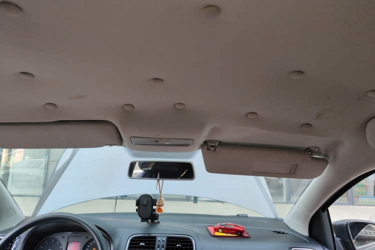 Used Volkswagen Polo 2011 1.4L Manual ZhiShang Edition
