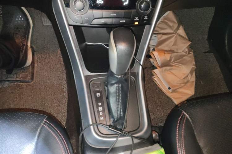 Used Suzuki S-Cross 2014 1.6L CVT Two-Wheel Drive Elite Version Gear Lever