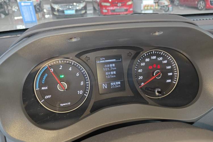 Used Wuling Yangguang 2025 Model 400km Bus Edition—Comfort Edition
