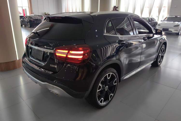 Used Mercedes-Benz GLA 2017 GLA 220 4MATIC Fashion Model