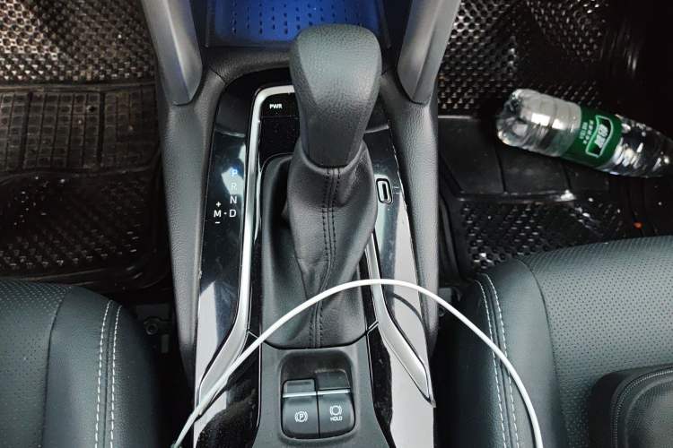 Used Toyota FRONTLANDER 2024 2.0L CVT Elite Plus Edition Gear Lever