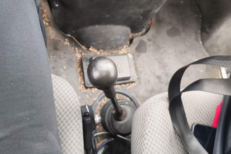 Used Iveco Daily 2017 2.5T A35 Passenger Van 5-7 Seats Model 47Z5
