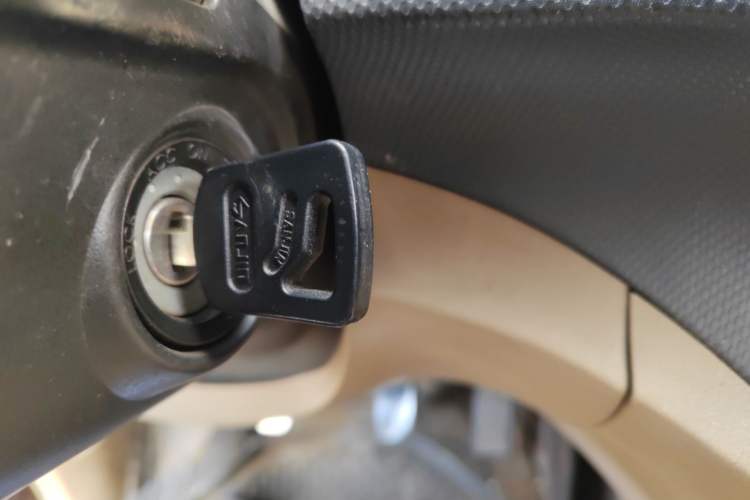 Used Wuling Hongguang 2014 1.5L S Comfort Model
