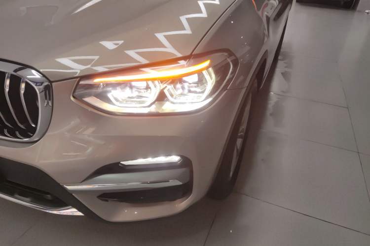Used BMW X3 2018 xDrive25i Luxury Package China VI Emission Standard Left Front Headlight