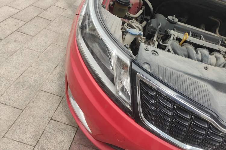 Used Kia K2 2012 Sedan 1.6L Automatic Transmission Premium Commemorative Edition Right Front Headlight