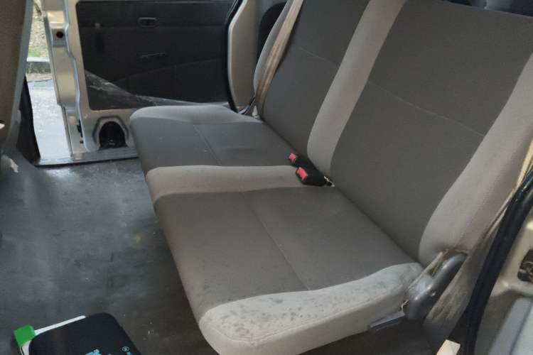 Used Wuling Zhiguang 2010 1.0L New Version Practical Short-Body L2Y

