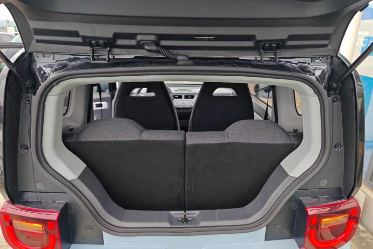 Used Chery New Energy QQ Ice Cream 2022 170km Sundae Phosphate Lithium-Ion