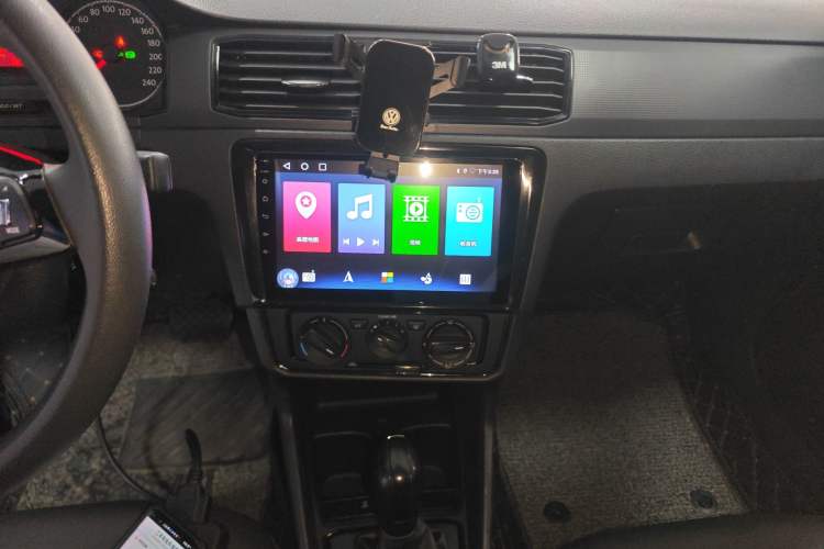 Used Volkswagen Santana 2021 1.5L Automatic Fashion Edition Audio And AC Panel