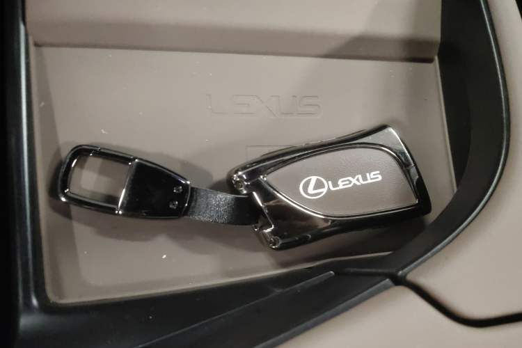 Used Lexus ES 2023 200 Excellence Edition
