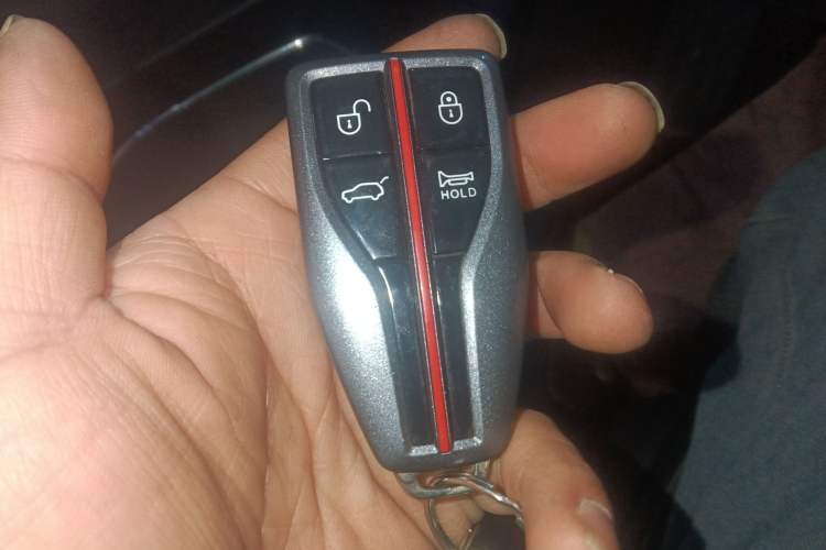 Used Hongqi HS5 2022 Facelifted Version 2.0T Smart Connect Flagship All-Wheel-Drive Edition