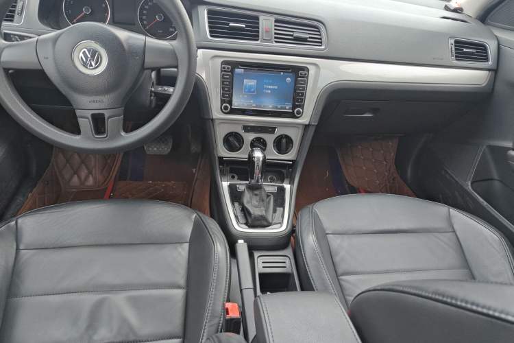 Used Volkswagen Gran Lavida 2013 1.4 TSI Automatic Comfort Model