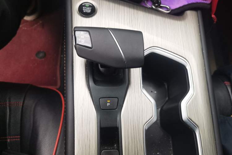 Used CHANGAN X7 PLUS 2024 1.5T Automatic Luxury Edition 5 Seats Gear Lever